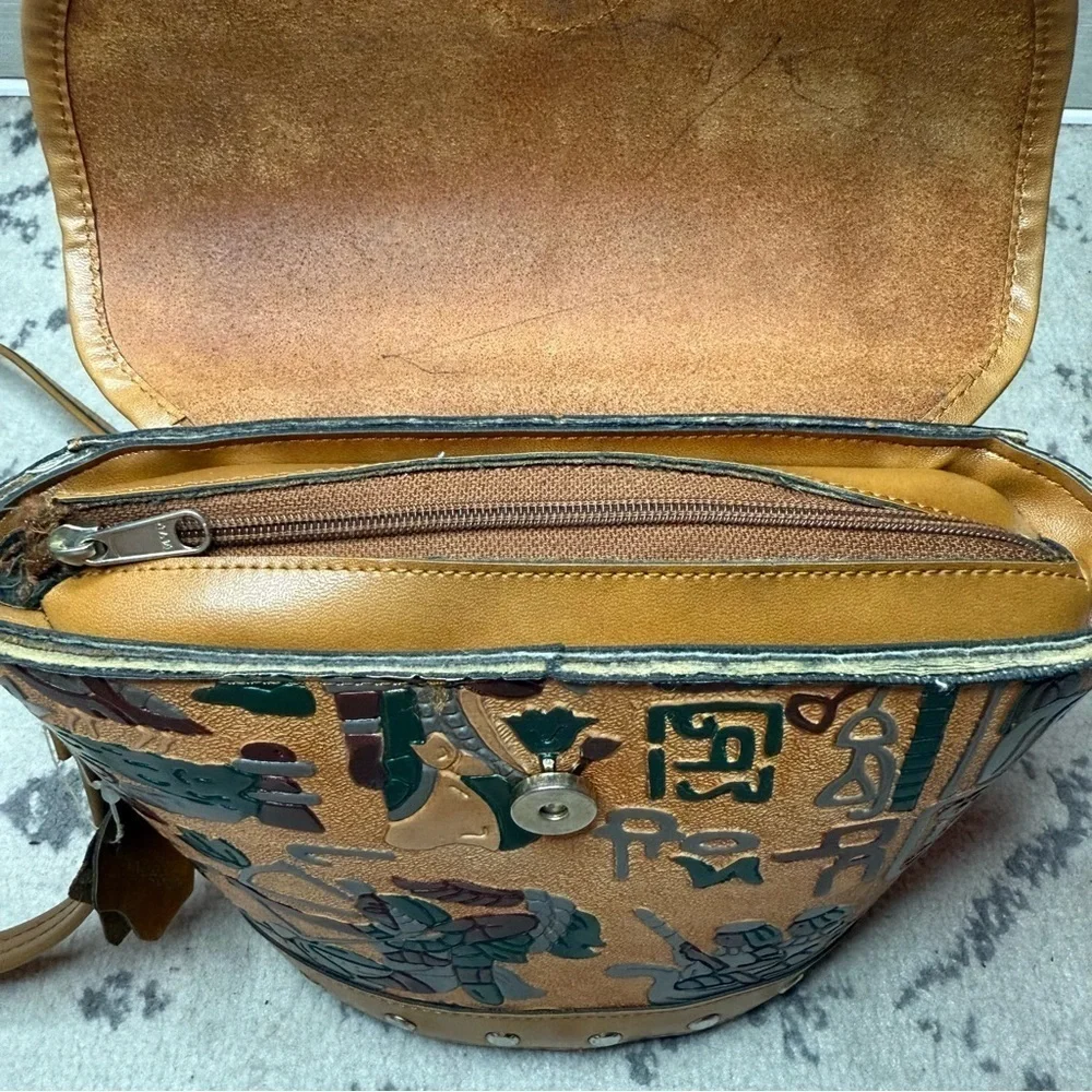 VTG PRINCESS Egyptian Hieroglyphics Tooled Leather Bucket Bag